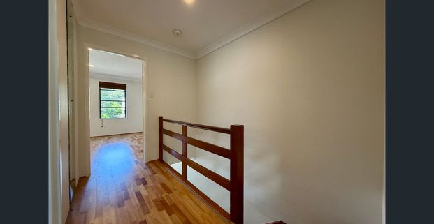 Perfectly located home with parking - Photo 1