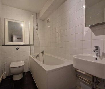 Mountbatten Square, Windsor, SL4 - Photo 5