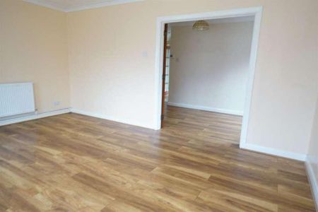 Waverley Gardens, Grays, RM16 - Photo 3