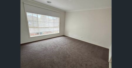 Immaculate Family Home! - Photo 5