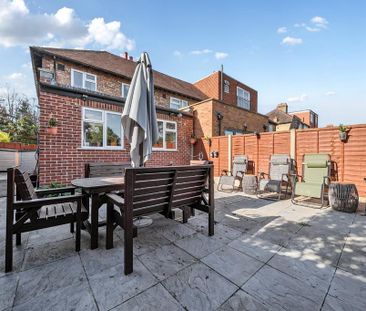 3 bedroom end of terrace house to rent - Photo 1