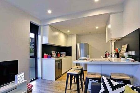 3 Bedroom Ensuite, King Single Bed - Photo 2