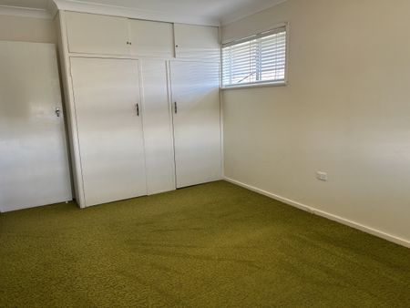 4 Queen Street, EAST TAMWORTH NSW 2340 - Photo 5