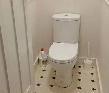 Charming 3BR 2BTHR Hillcrest Haven w/Sunroom - Photo 3