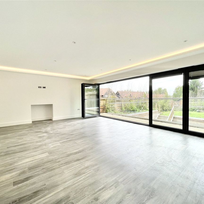 The Stables, Allum Lane - Photo 1