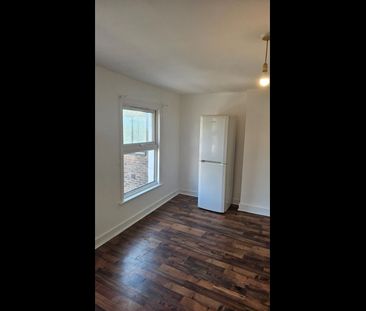 Studio Flat, Leytonstone Road, E15 - Photo 5