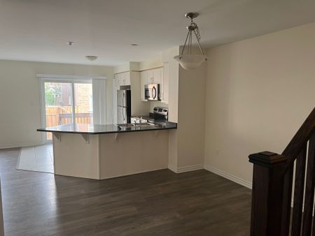 For Lease - 69 Reichert Court, Milton, Ontario - Photo 4