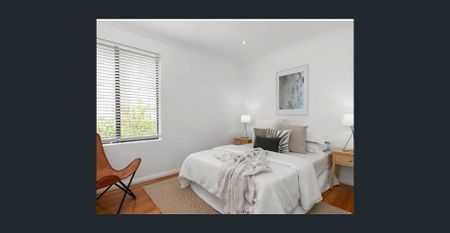 Beachside Townhouse Moments to Gordons Bay - Photo 5