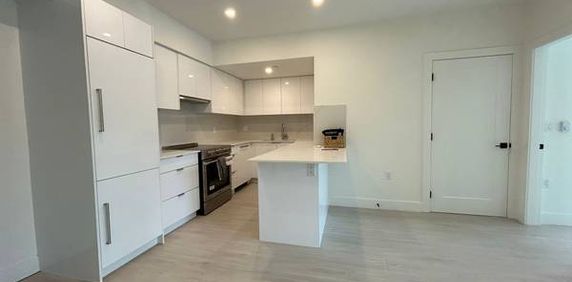 RESIDE - NEW 2 BEDS + 2 BATHS + DEN + 1 PARKING IN VANCOUVER - Photo 2