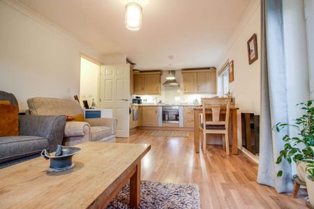 Sir Bernard Lovell Road, Malmesbury, Malmesbury, SN16 - Photo 5
