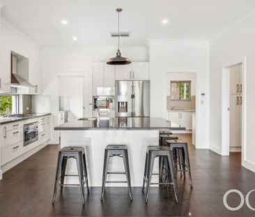 Open the Door to Elegant Living in Mitcham's Leafy Heart - Photo 4