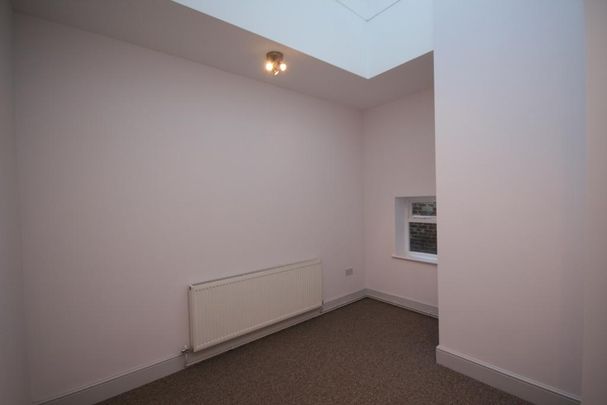 1 bedroom ground floor flat to rent - Photo 1