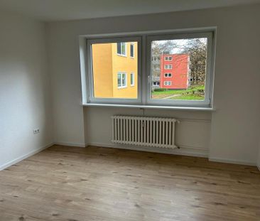 Erstbezug nach Sanierung - 3 Zimmer Wohnung mit Balkon im 1.Oberges... - Foto 1