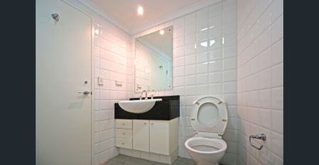 Lovely 1 Bedroom Apt at "The Landmark" - Photo 4