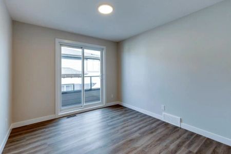 Livingston Townhomes — 3 bedroom, 2,5 bathroom and garage - Photo 2