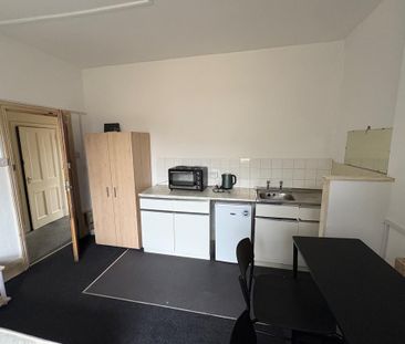 Studio to rent - Photo 5