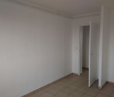 Appartement T3 de 57 m² en bon état général avec un balcon et un ce... - Photo 4