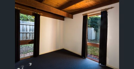 Walk To School - Photo 3