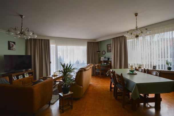 TWEE SLAAPKAMER APPARTEMENT MET RUIME GARAGE - Photo 1