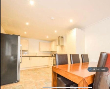 1 bedroom in a house share to rent - Photo 4