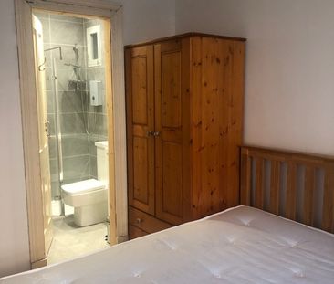 Room in a Shared Flat, Rupert Street, G4 - Photo 5