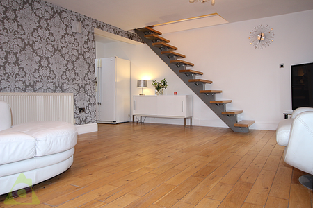 2 bedroom flat to rent - Photo 2