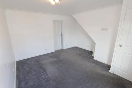 2 bedroom semi-detached house to rent - Photo 4