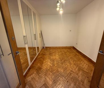 4 bedroom semi-detached house to rent - Photo 2