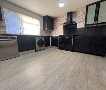 Hitchens Close, Runcorn, Cheshire, WA7 - Photo 2