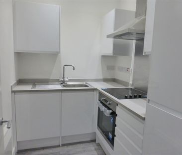 PETERBOROUGH - Photo 5