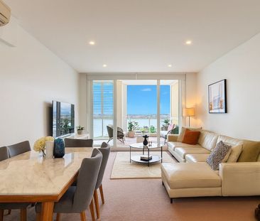 A must see Apartment - Boasting spectacular water views! - Photo 1