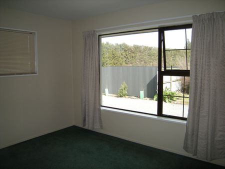 Springs Road Delight - Three room office for an extra price - Photo 5