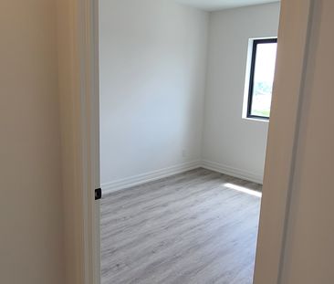 For Lease - 7337 Meo Boulevard Unit# 620, LaSalle, Ontario - Photo 6