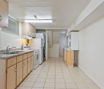 For Lease - 2012 Bonnymede Drive, Mississauga, Ontario - Photo 4