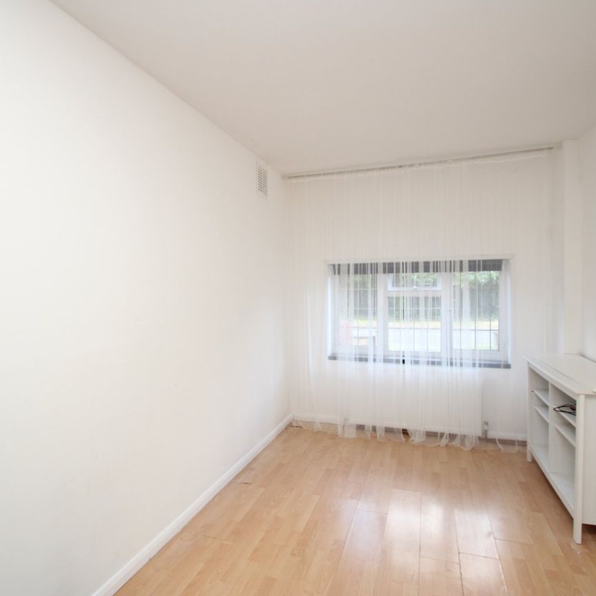 Foresters Drive, Wallington, SM6 9LE - Photo 1