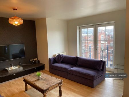 2 bedroom penthouse to rent - Photo 5