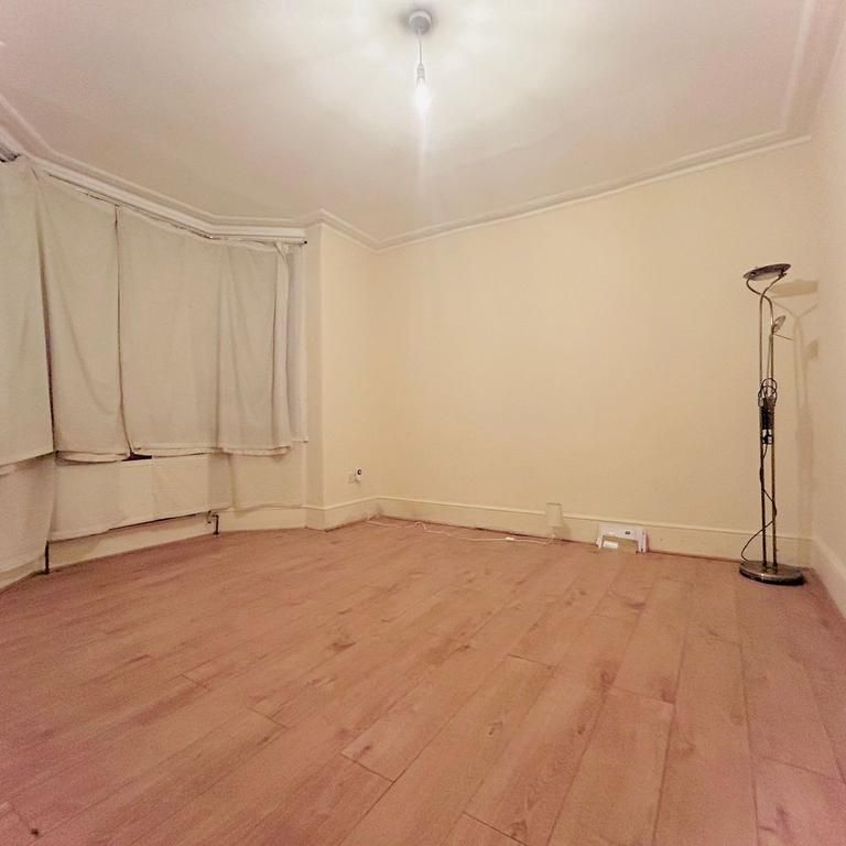 4 bedroom terraced house to rent - Photo 1