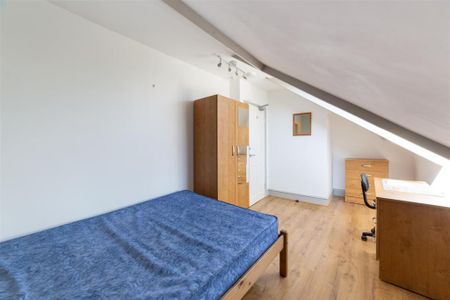 6 bedroom terraced house to rent - Photo 4