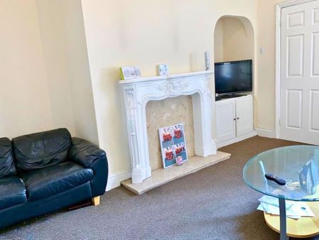 2 bedroom ground floor flat to rent - Photo 2