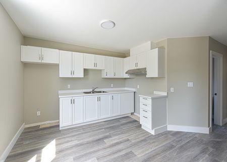 Orillia: 1 Bedroom Basement Apartment, Parkview Ave. - Photo 2