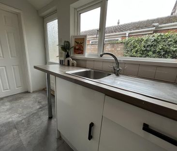 3 bedroom terraced house to rent - Photo 3