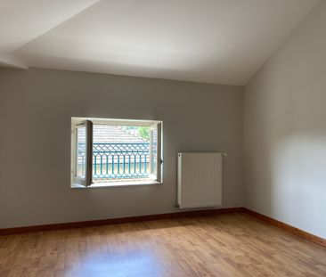 T4 EN DUPLEX AVEC STATIONNEMENT - PONTCHARRA SUR TURDINE - Photo 1