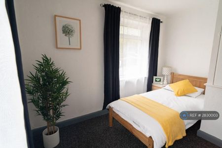 2 bedroom semi-detached house to rent - Photo 4