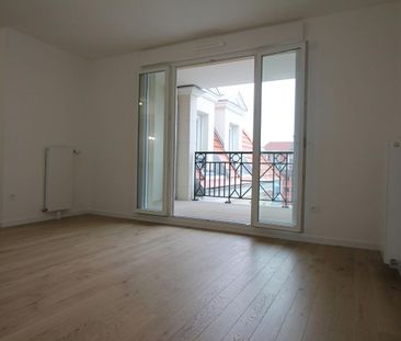 Location Appartement 2 pièces 43m² LE PLESSIS ROBINSON 92350 - Photo 2