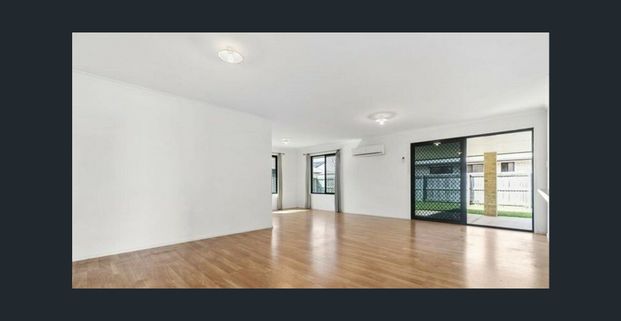 🏡 Transform This Spacious 4-Bedroom Home Into Your Own Style! Available 20th of January 2026 - Photo 1