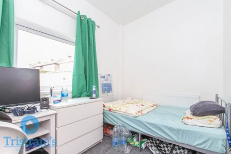 5 bed Semi-Detached House for Rent - Photo 3