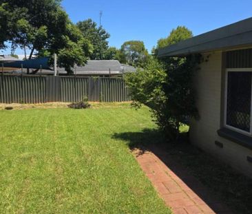 2/2 Raftery Street, Centenary Heights - Photo 1
