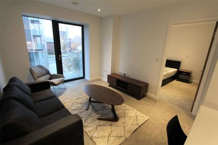 Luxury Fully Furnished One Double Bedroom Apartment at Local Blackfriars with a Plethora of On-Site Amenities. - Photo 2