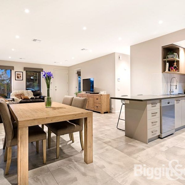 ULTRA - STYLISH TOWNHOUSE - Photo 1