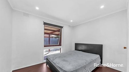 22 Taddor Drive, Cranbourne, VIC 3977 - Photo 5